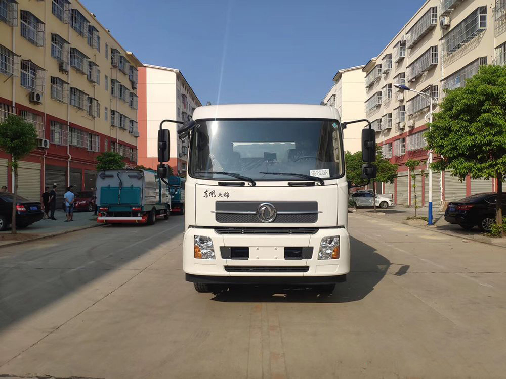 國六東風天錦干濕兩用掃路車（12立方）
